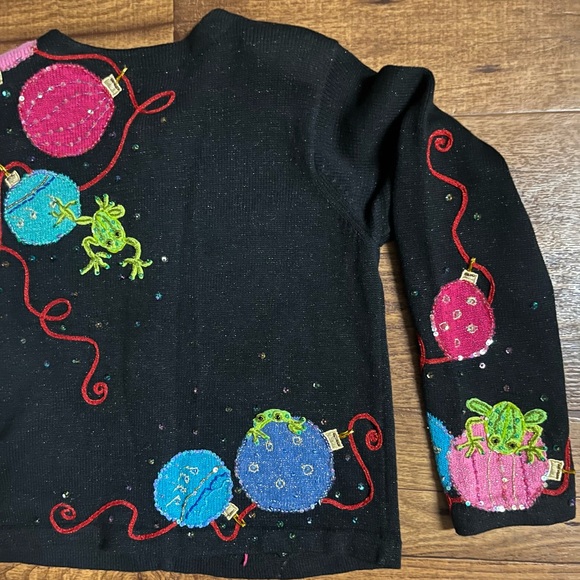Design Options • Small • Cardigan • Sweater • Frogs & Christmas Design • New - Picture 14 of 16